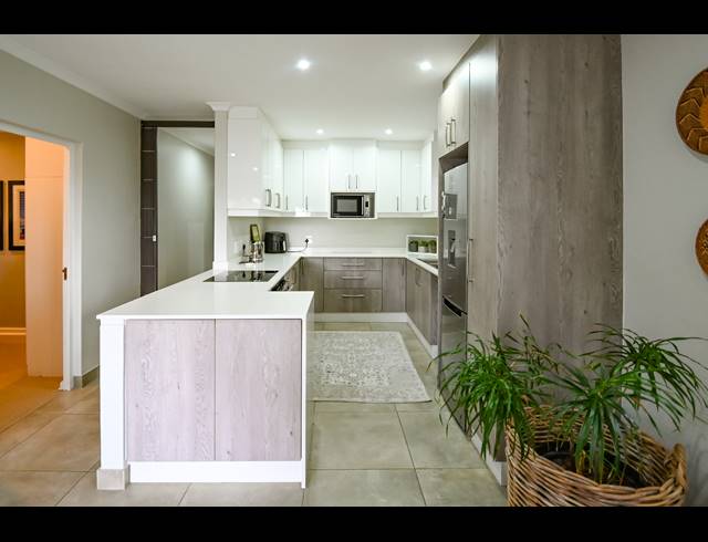 2 BEDROOM APARTMENT TO LET IN COWIES HILL